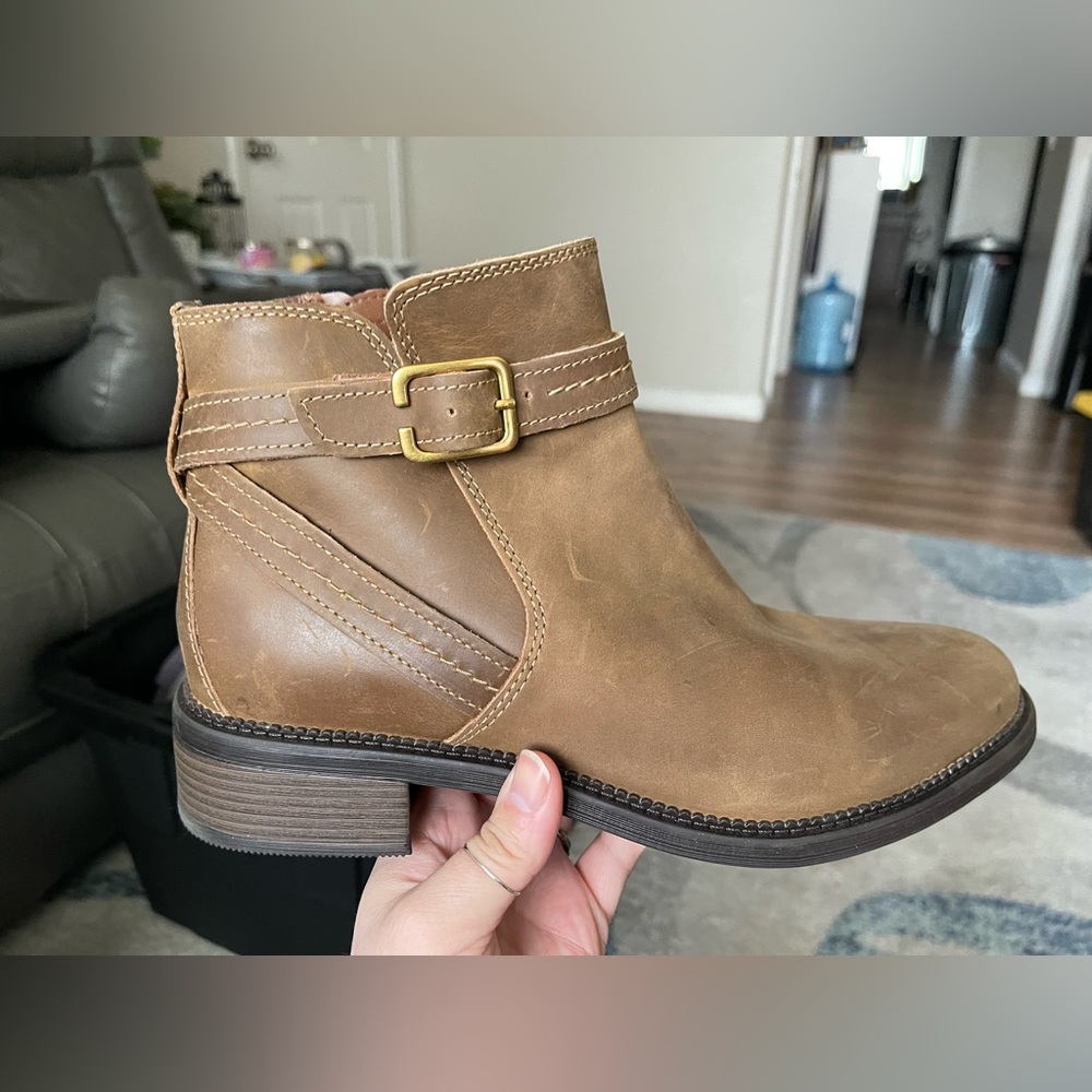 Women’s US Size 11 Clarks Collection Ultimate Comfort Brown Booties